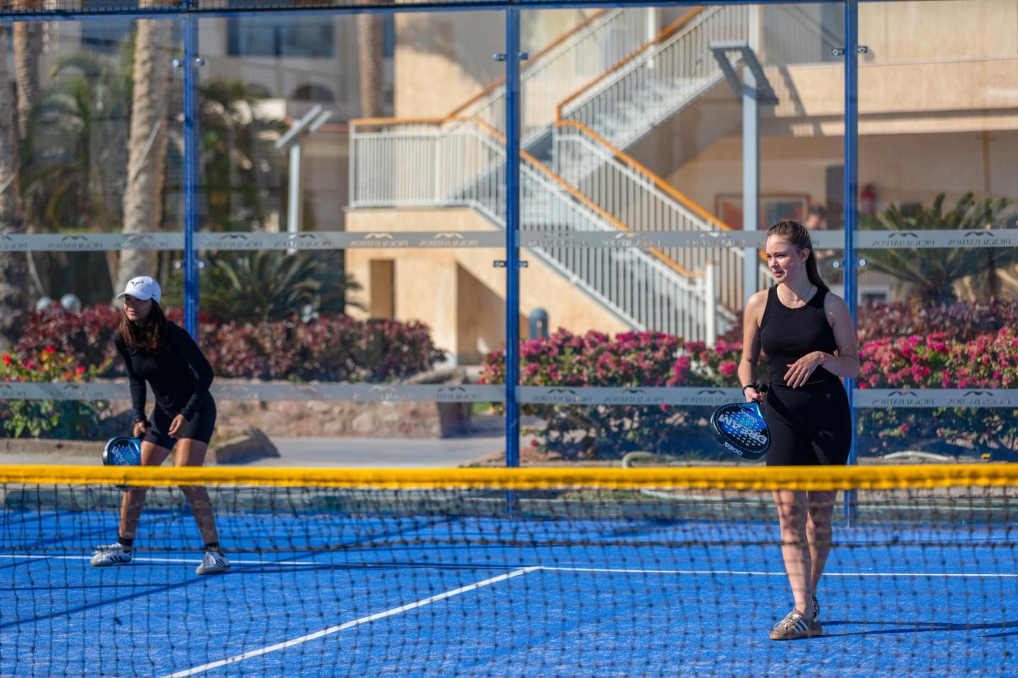 Hotel Pickalbatros Royal Moderna Sharm "Aqua Park" Esterno foto A paddle tennis match