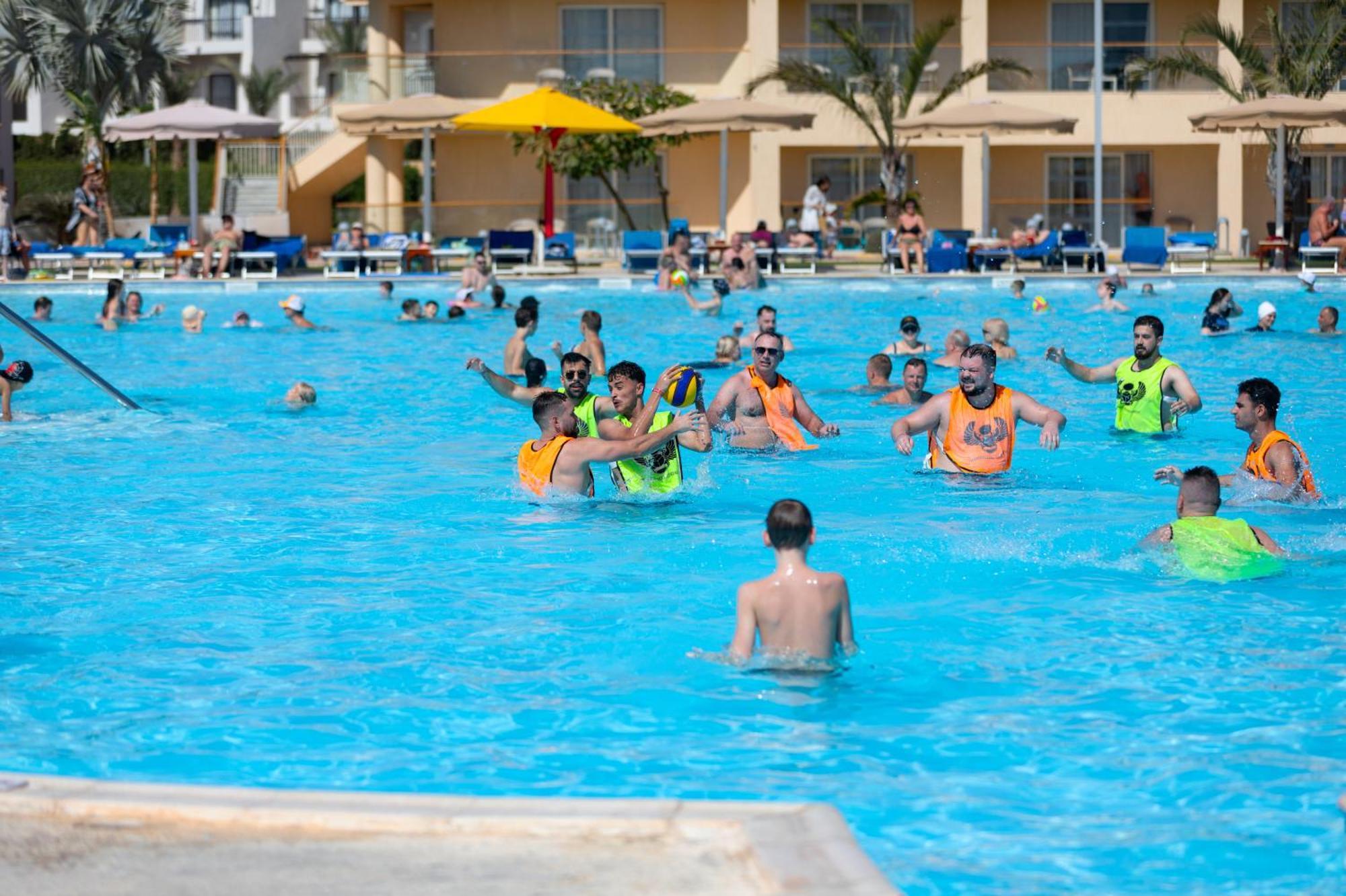 Hotel Pickalbatros Royal Moderna Sharm "Aqua Park" Esterno foto The swimming pool at the hotel