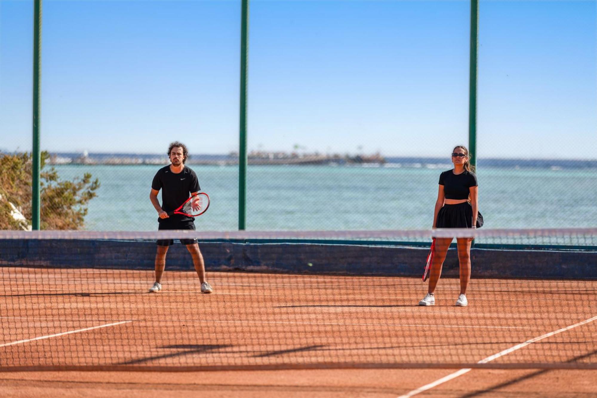 Hotel Pickalbatros Royal Moderna Sharm "Aqua Park" Esterno foto Tennis at the resort