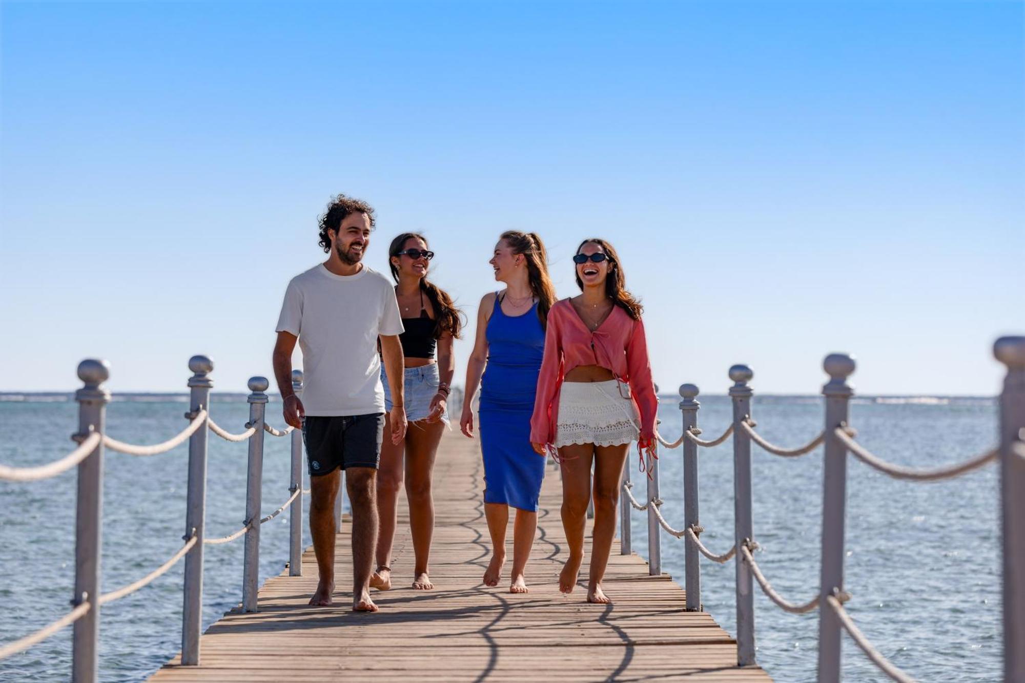Hotel Pickalbatros Royal Moderna Sharm "Aqua Park" Esterno foto The pier at the beach
